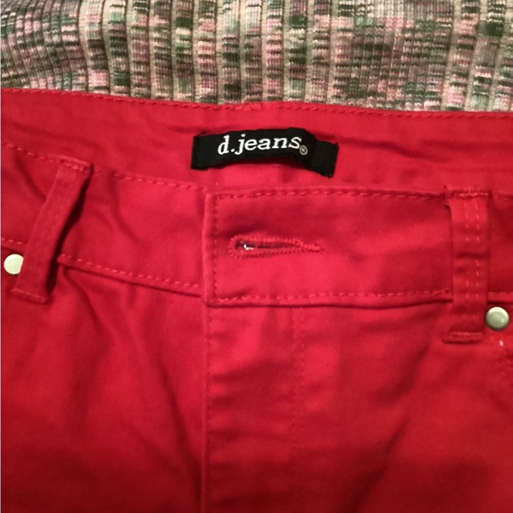 D. Jeans Red Pants
